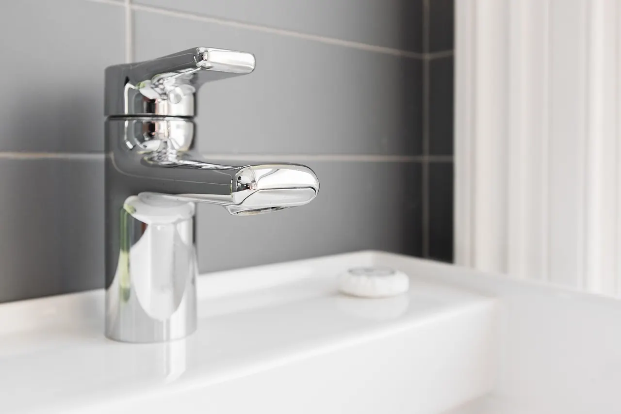 modern bathroom fixtures